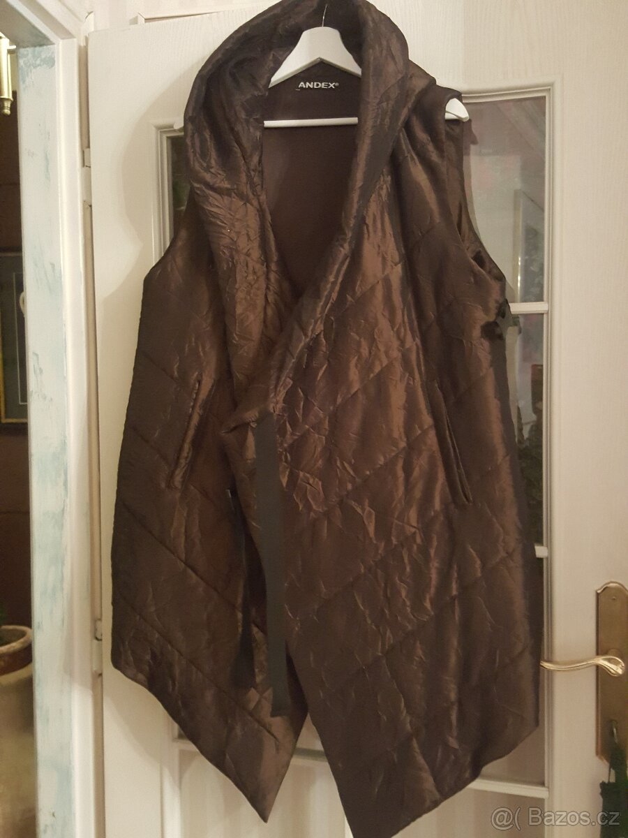 Oblečení, obuv, kabelky, brýle,zástěry atd - 12