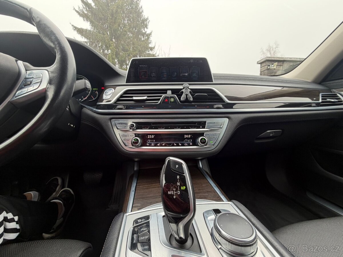 BMW 740d Xdrive - 12