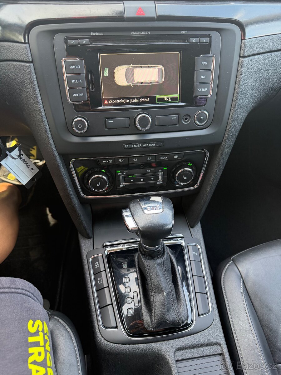 ŠKODA SUPERB II 2.0 TDI DSG COMBI ELEGANCE 2011 - 12