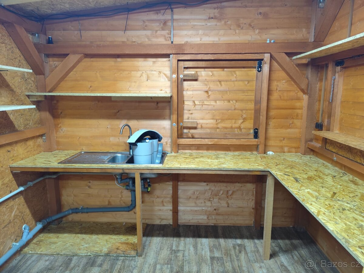 Sezónní prodejní stánek - 12