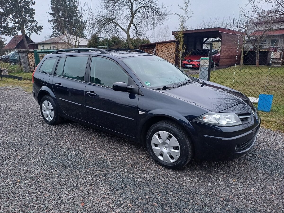 1. MAJITEL...Renault Megane 1.6 16V rok 2009 - 12
