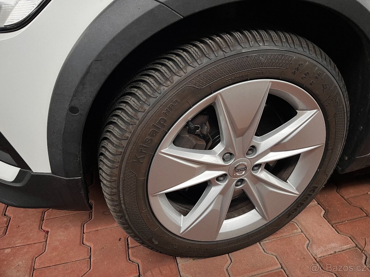 VOLVO V60 2,0 D4 140 kW, 4x4,CROSS COUNTRY, DPH - 12