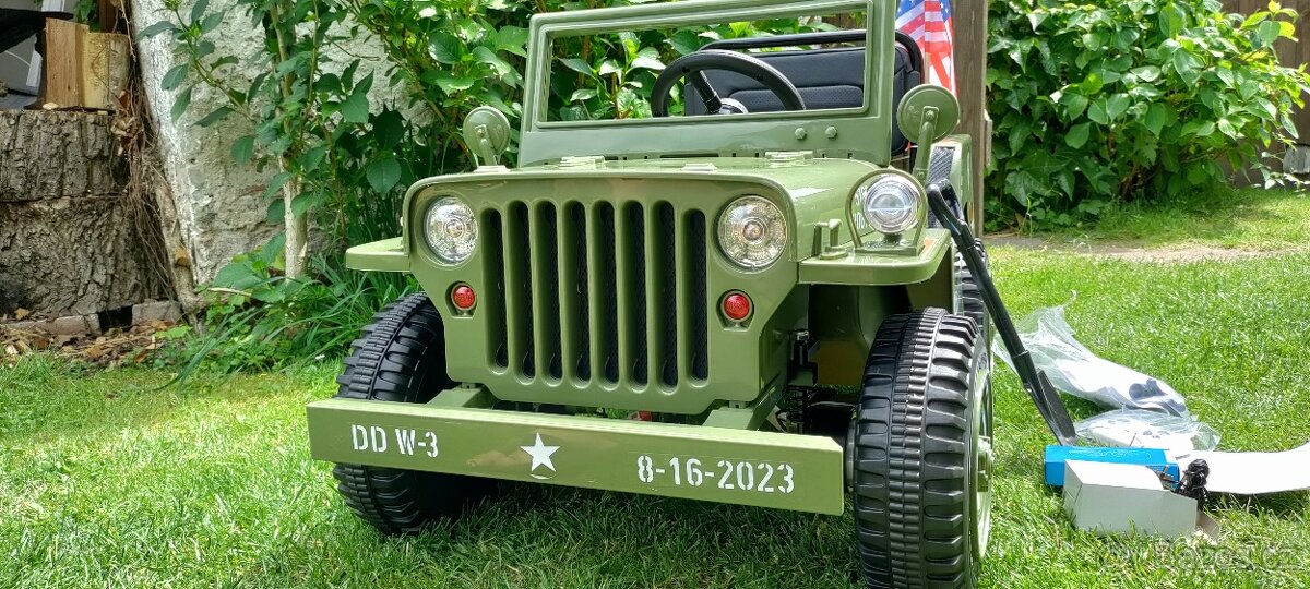 Jeep Willys s 2,4G, 4x4, 1 místný, grean army 112W - 12