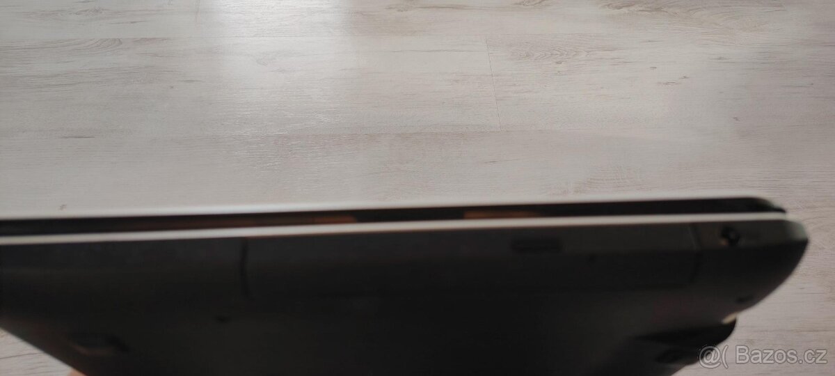 Asus X751M pěkný stav, HDD 1TB , 17,4´',nabíječka - 12