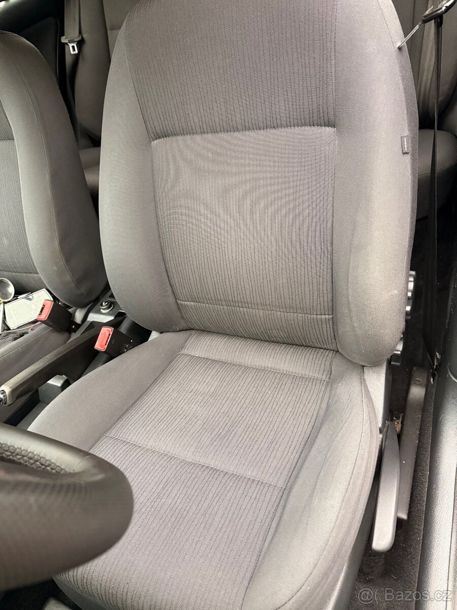 Octavia 1.9 TDi Tour 74 kW 2009 klima - 12