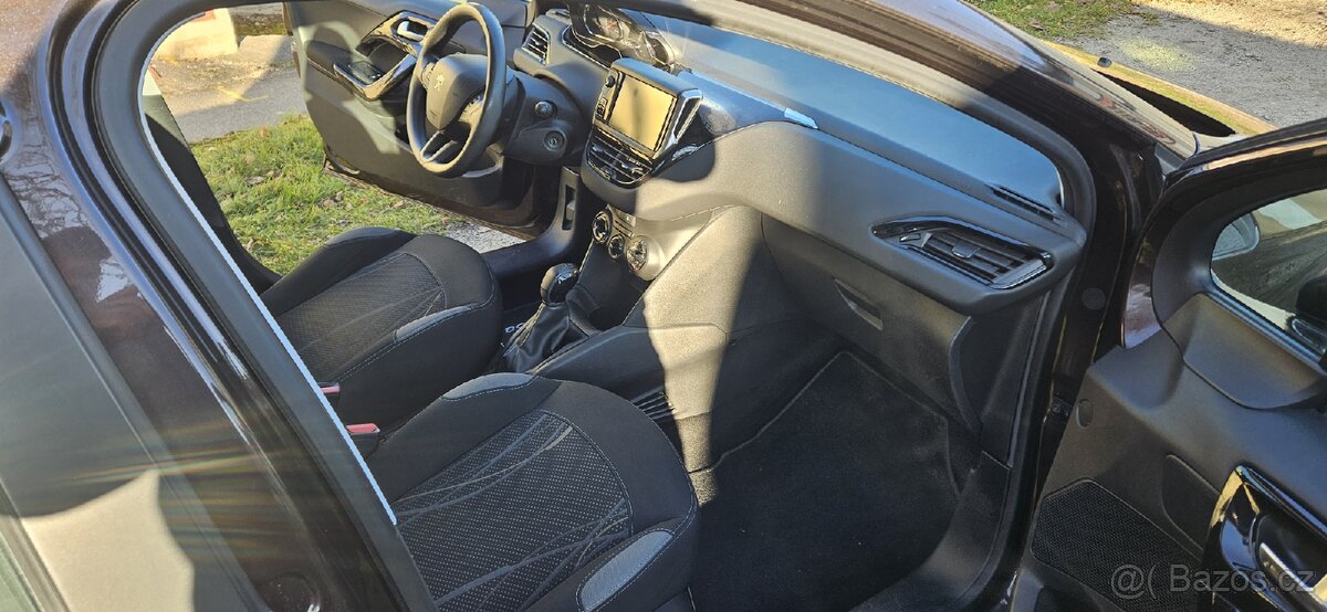 Peugeot 208 1.2 12v 60kw Allure PC KLIMA 6/2013 89900km - 12