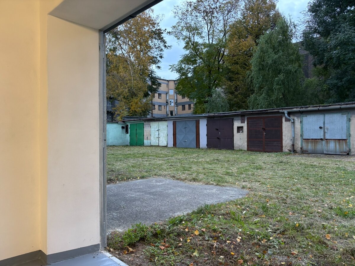 Pronájem nadstandardně velké garáže – Moravská Ostrava, ul. - 12