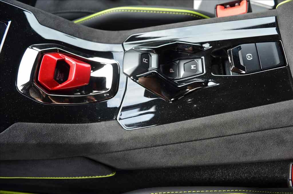 Lamborghini HURACÁN STERRATO LP 610 - 12