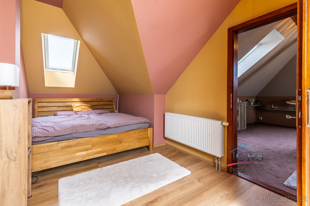 RD 8+1/G,B,T, ležící na pozemku o velikosti 840 m2, Přezleti - 12