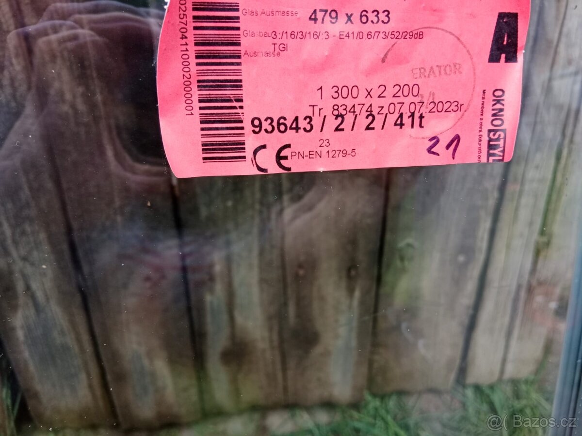 Balkonové dvoukřídlé dveře a okno - 12