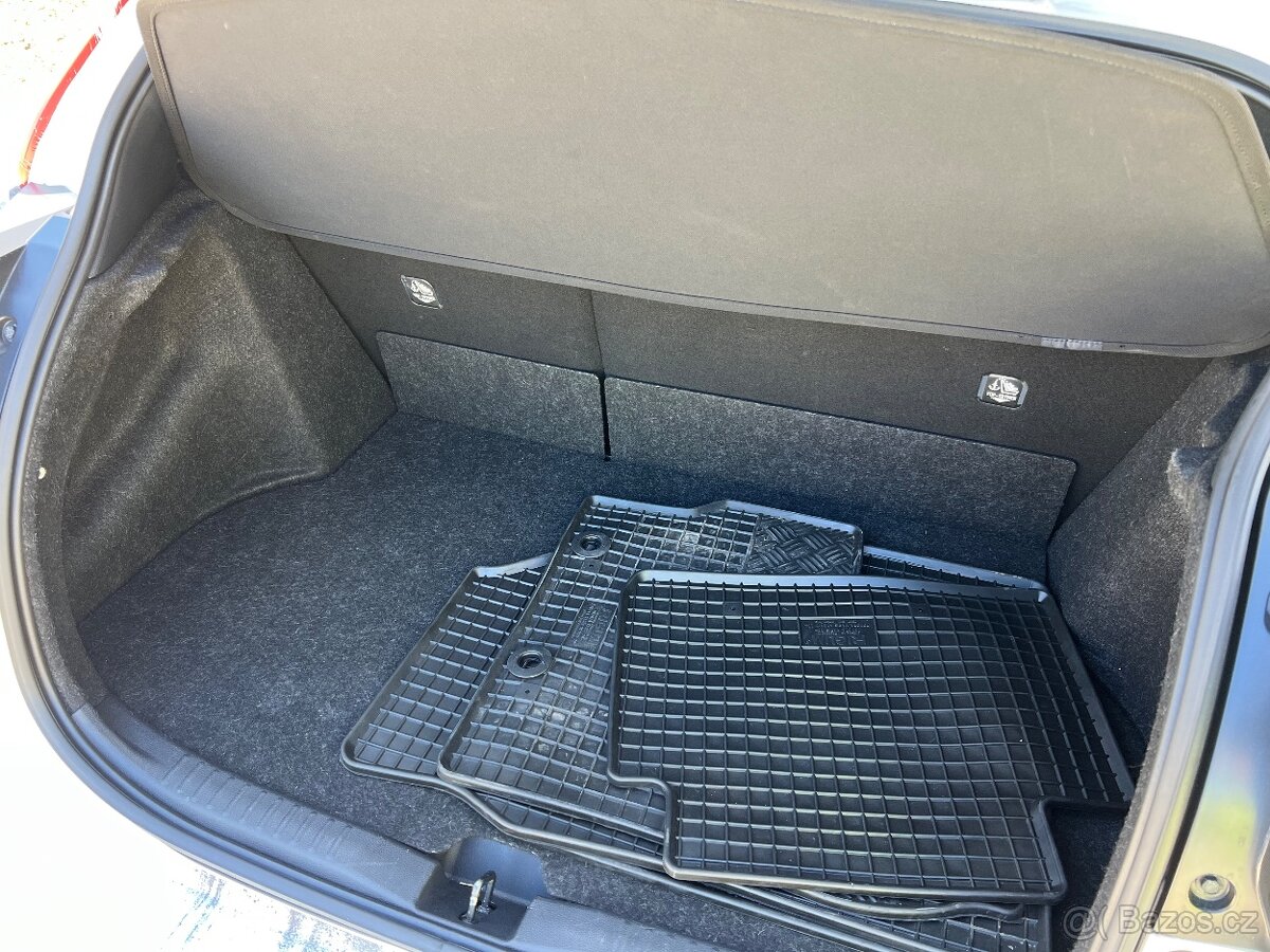 Prodám Toyoata Yaris GR four paket Sport, ČR, DPH - 12