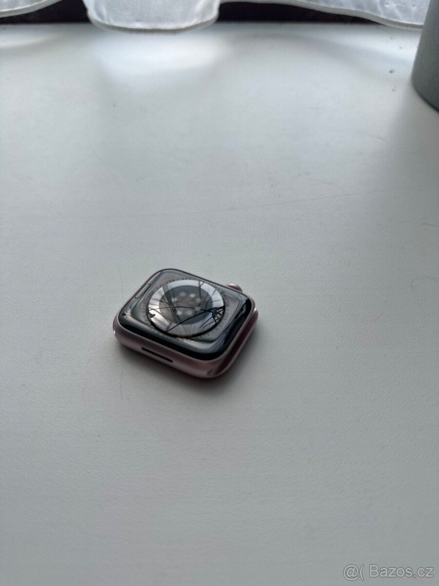 Apple Watch Series 9 45mm, růžové - 12