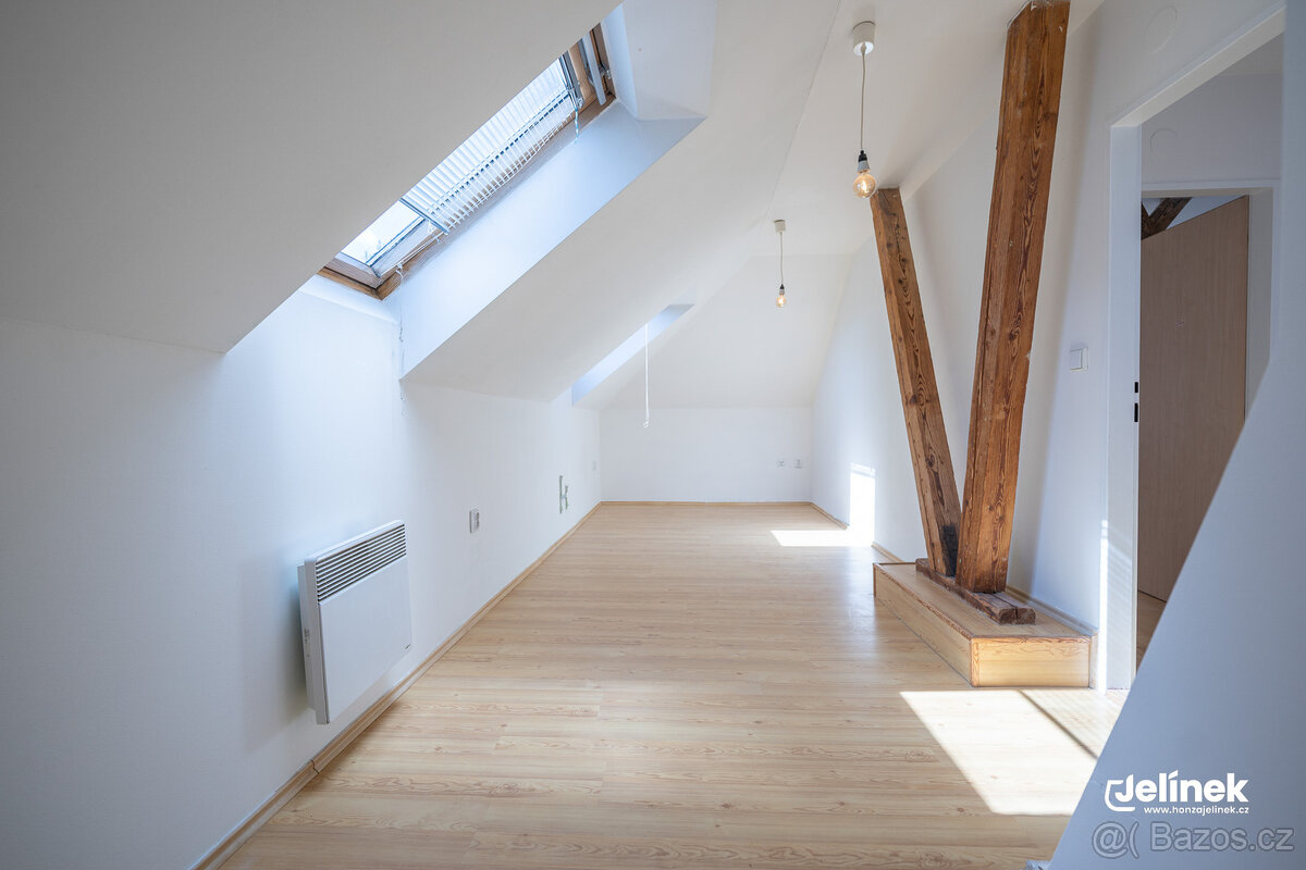 Mezonet o dispozici 4+1, Polička – ulice 1. máje 607 - 12