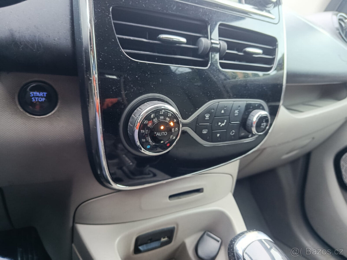Prodám Renault ZOE 68kW, baterie 22kW - 12