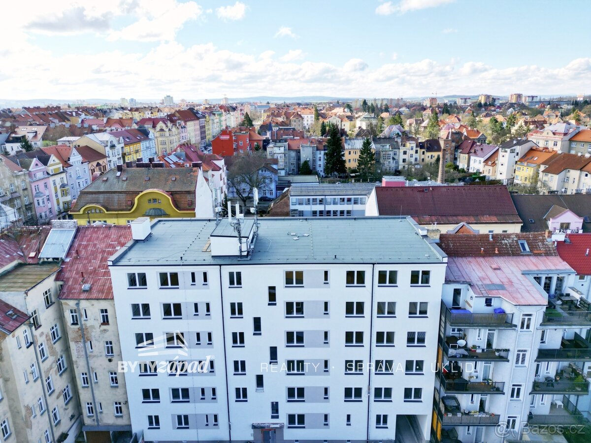 Pronájem nově zrekonstruovaného bytu 1+kk, 31,4 m2, Plzeň-Ji - 12