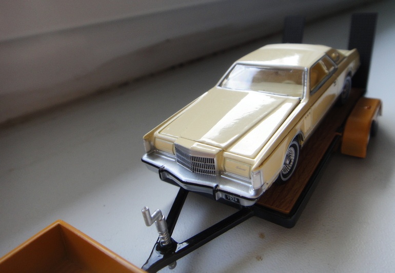 KOVOVY MODEL FORD F250 PICK UP - 12