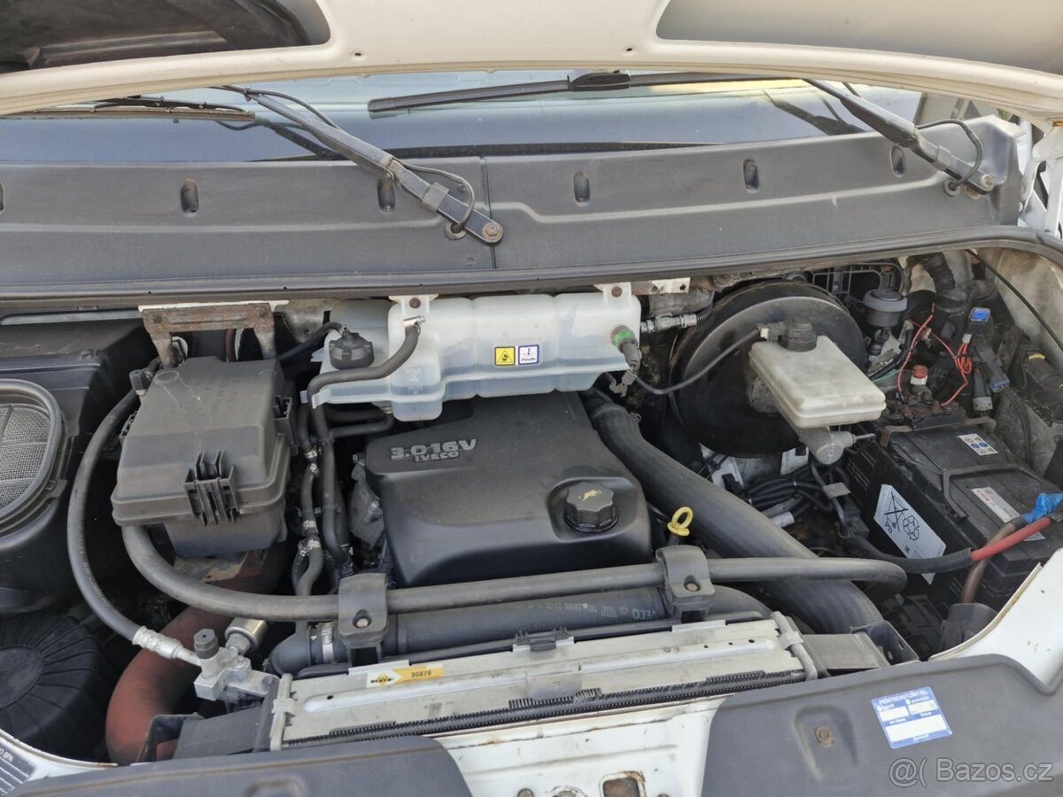 Kontejnerové Iveco daily do 3,5 t - řidičský průkaz sk. B - 12