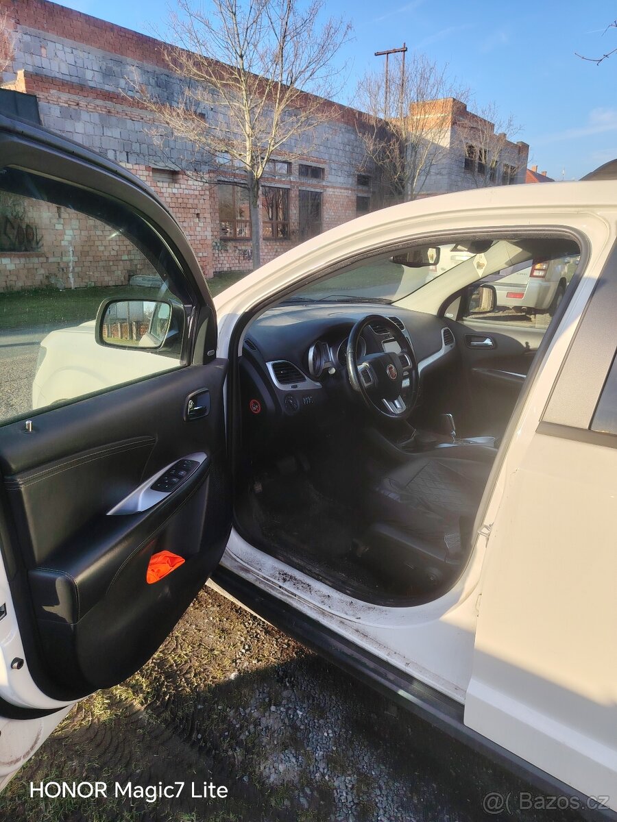 Prodám Fiat Freemont 2.0 JTD Urban - 12