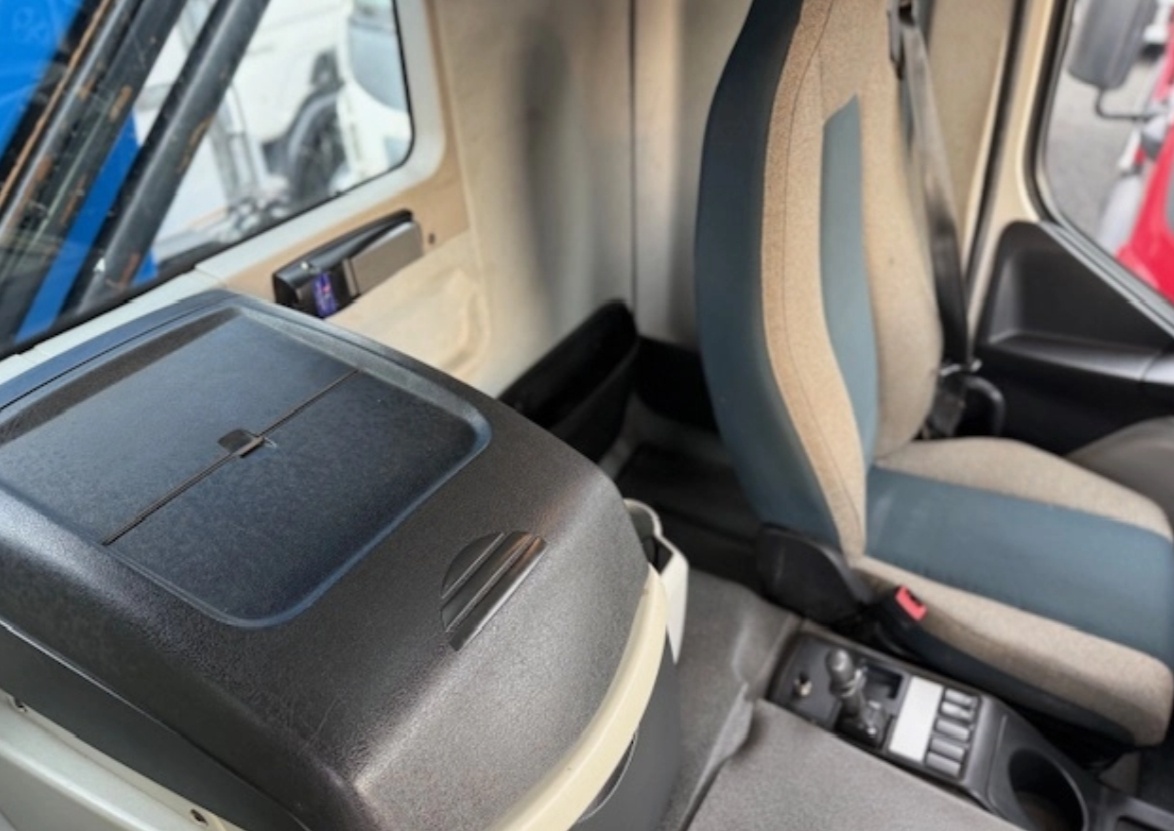 Volvo FE 320 6x2 E6 - valník s HDS - 12