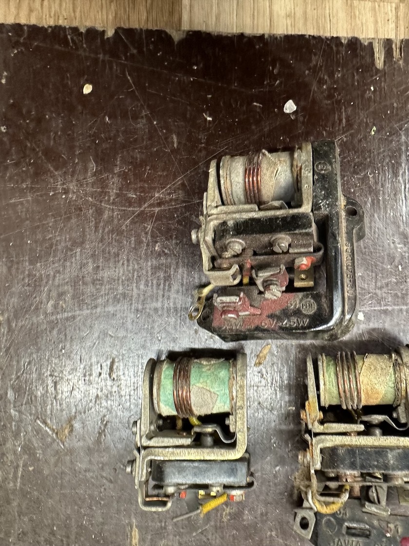 Predám regulátor napatí k zapalovani JAWA ČZ 175 250 350 - 12