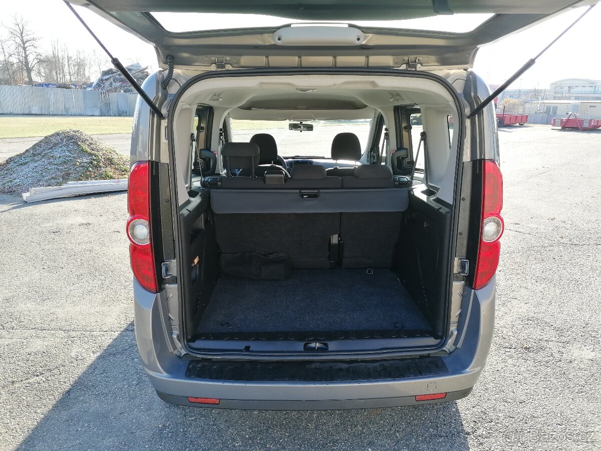 Opel Combo 1.6CDTi 77kw 5 míst - 12