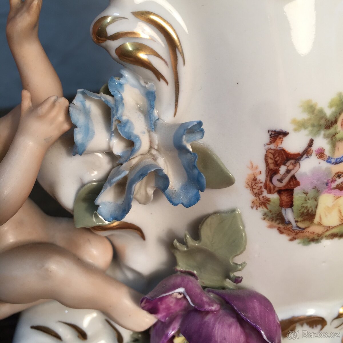 Porcelánové hodiny andělíček amorek květy DRESDEN - 12