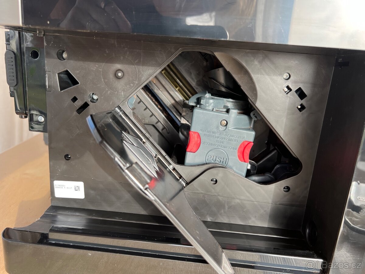 DeLonghi PrimaDonna Soul ECAM610.75.MB - 12