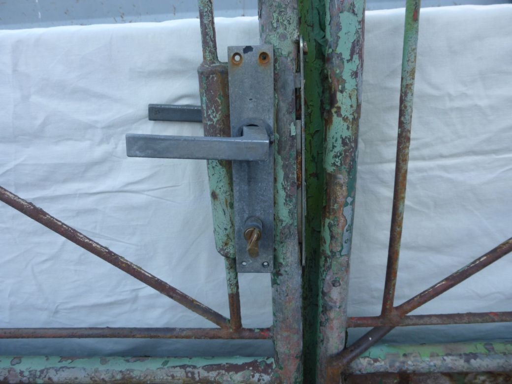 Dvoukřídlá branka, vrátka - 12