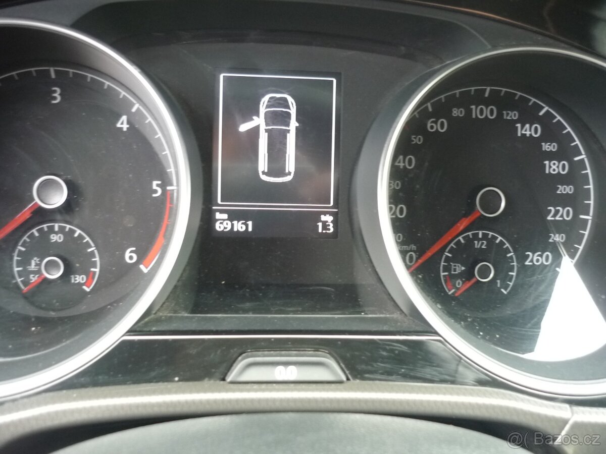 VW Touran, 1,6Tdi, rv 2018, 7 míst - 12