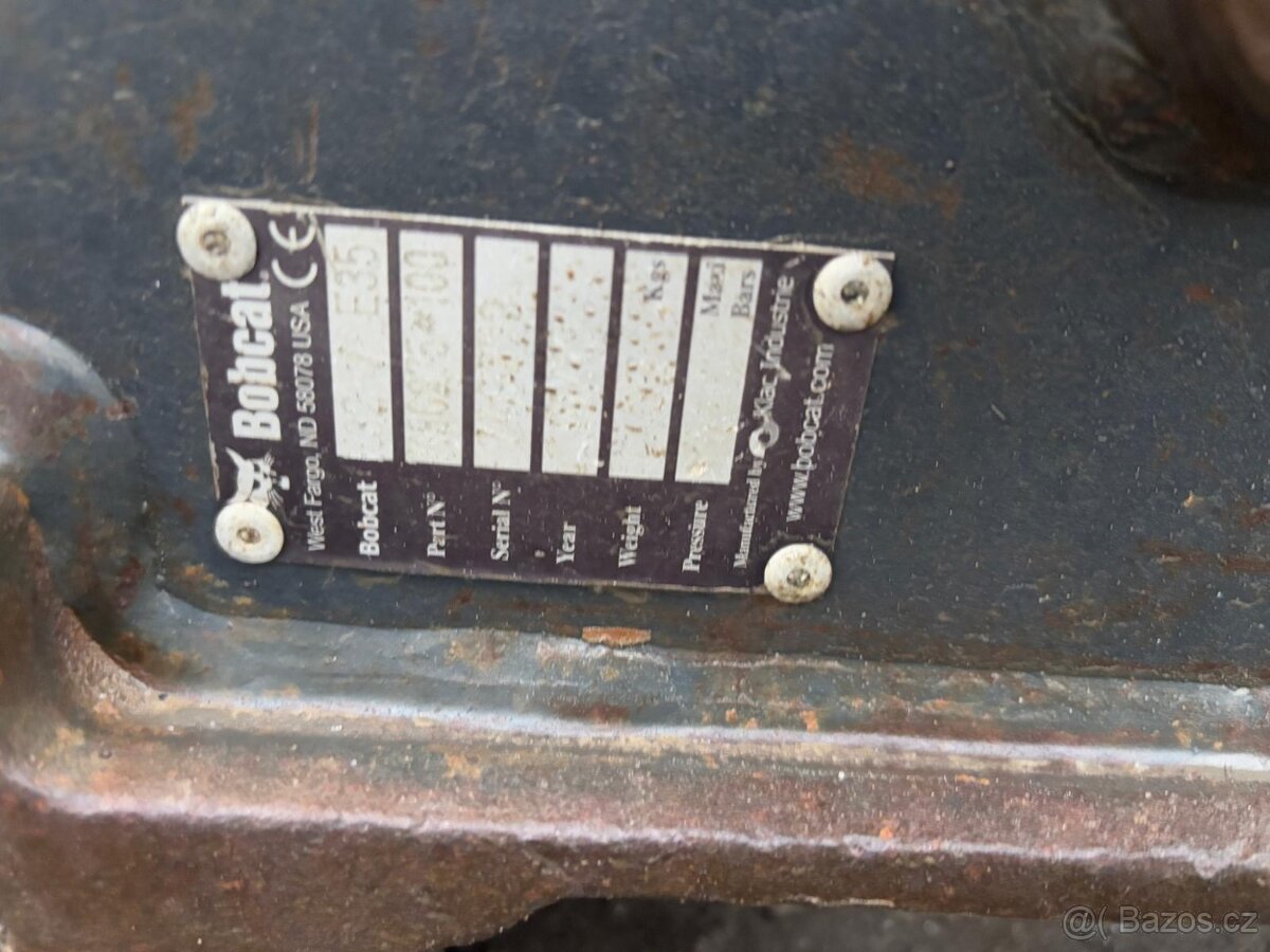 Pásové rypadlo / bagr / Bobcat E35 / hmotnost 3.4 t - 12