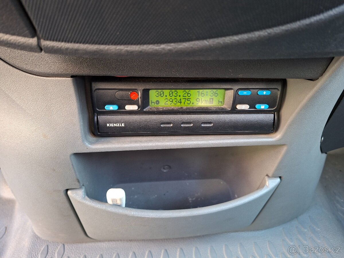 Iveco Daily autobus 23 míst, 2,8 JTD - 12