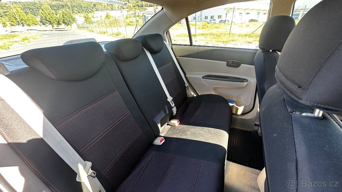 HYUNDAI ACCENT 1.4 - 12