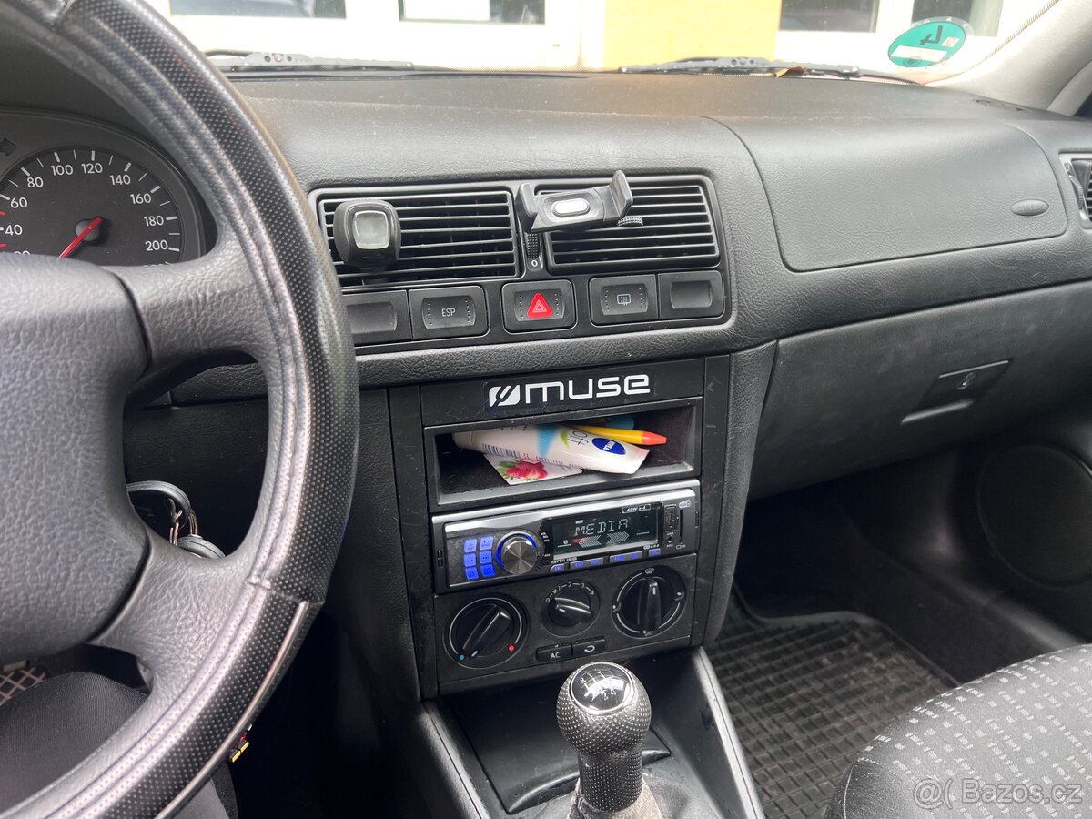 Golf IV. 1.4 - 55kw - benzin - 12