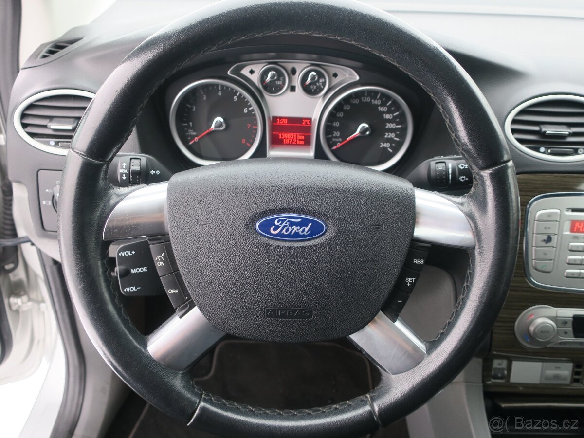Ford Focus 1.6 i 74 kW 16V Ghia - 12