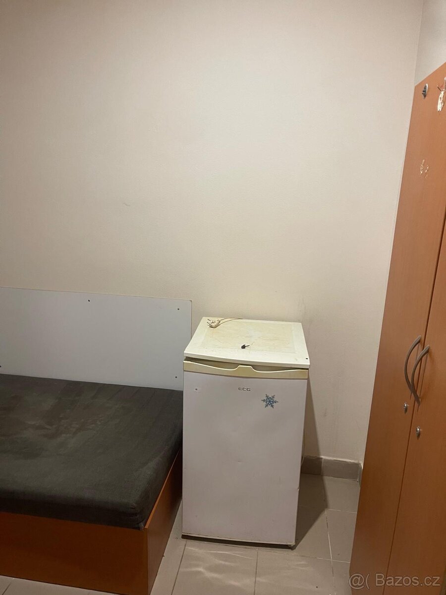 Pronájem prostorného bytu (80 m²) – Jihlavská, blízko c - 12