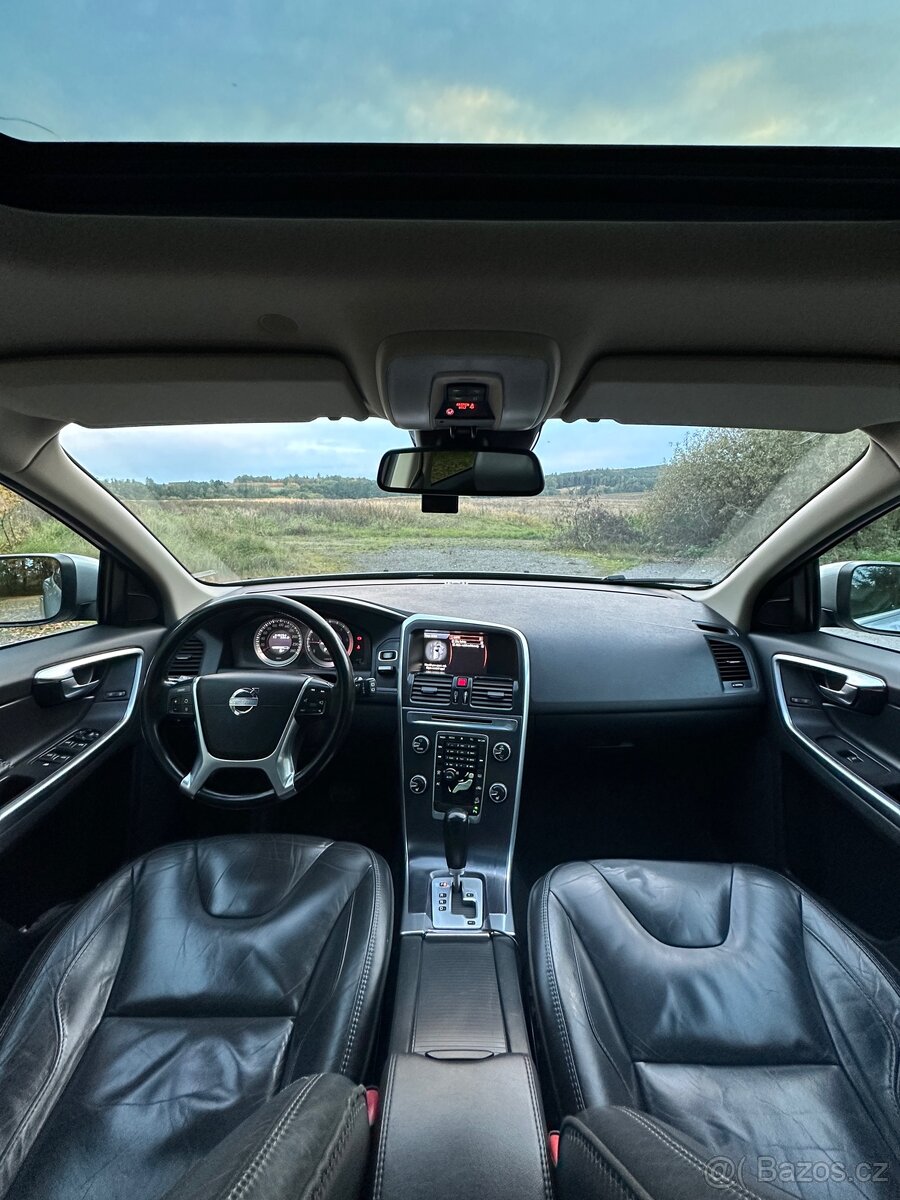 Volvo XC60 2.4 D5 AWD - 12