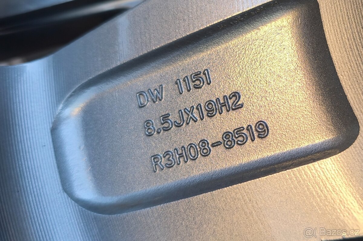 Hliníkové ráfky 19 AUDI Q5 SQ5 A4 B8 B9 A6 C7 C8 kpl 8,5X19 - 12