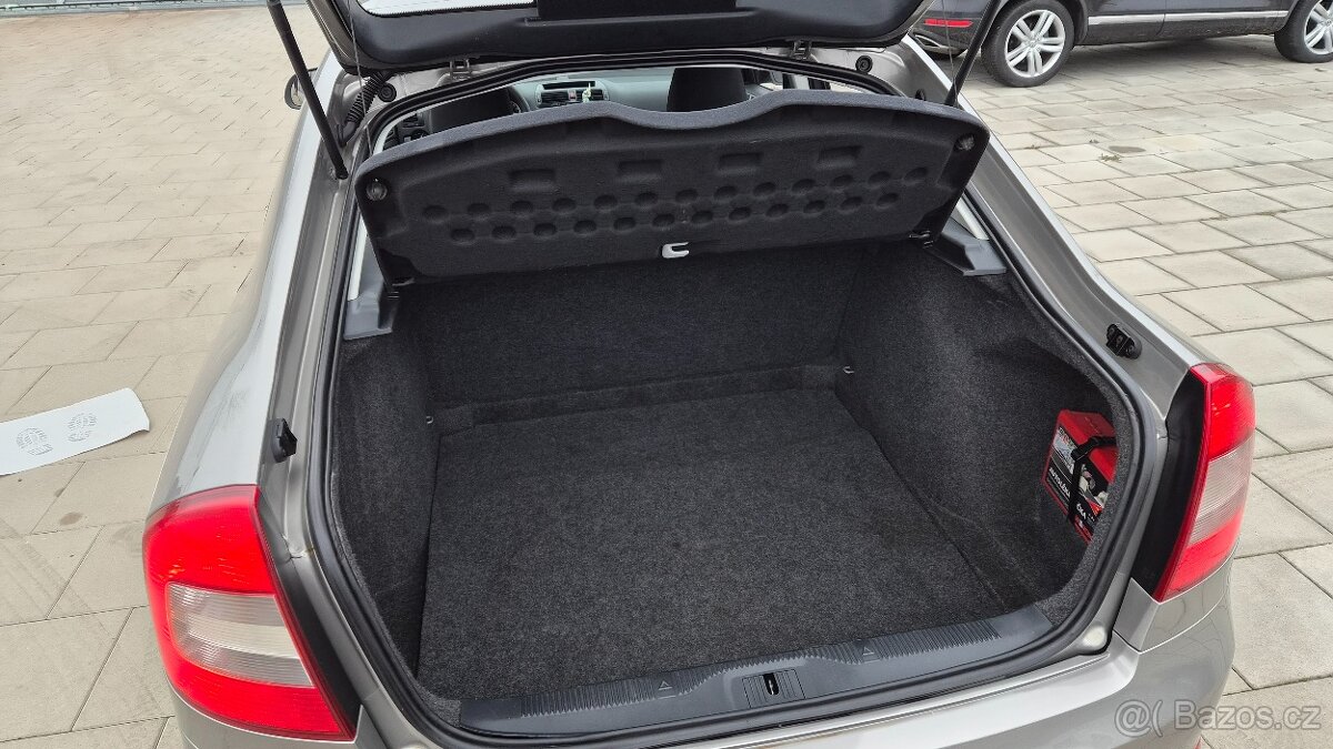 Octavia II 1,6 TDi Pěkná - pravidelný servis DPH - 12