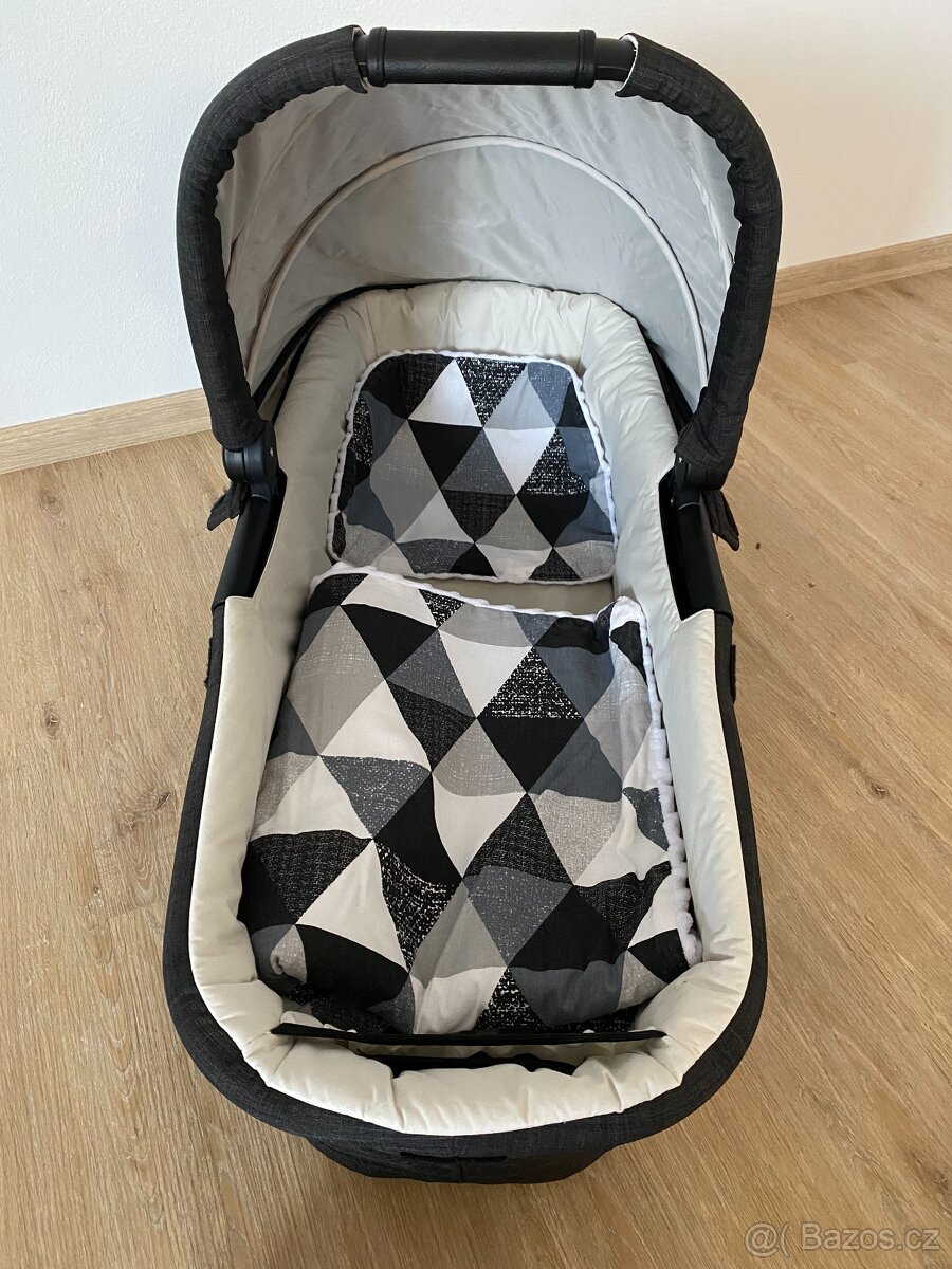 Prodám set kočárků Joie - 12