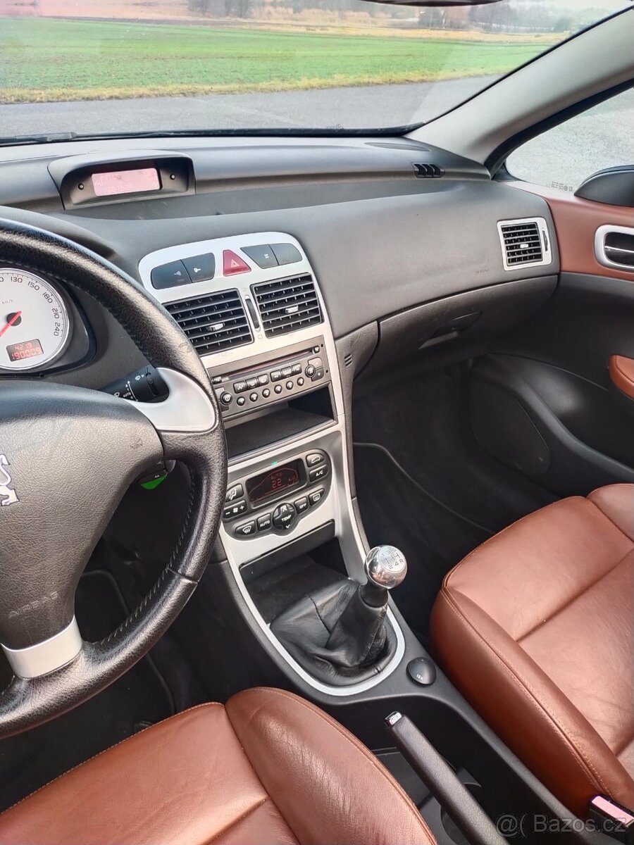 Peugeot 307cc 2.0 16v 103kw TOP, nová STK - 12