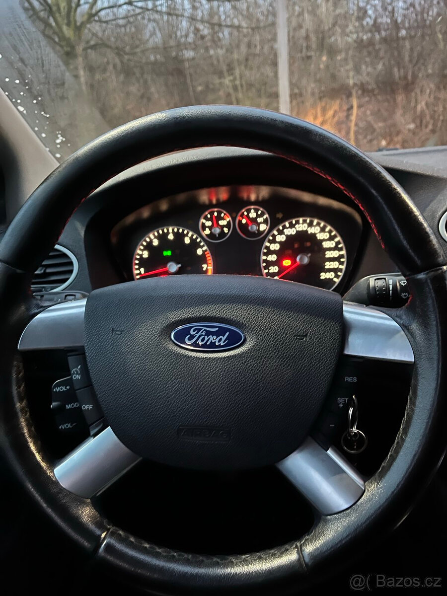 2007 Ford Focus mk2 1.6 benzín 74kW - 12