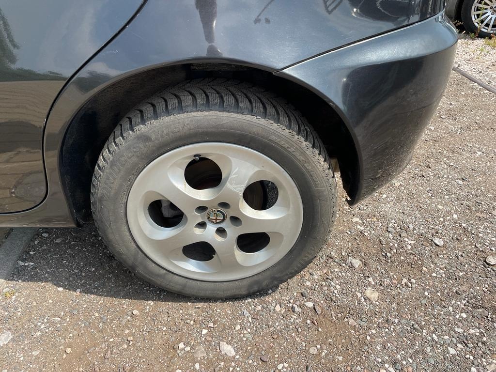 Alfa Romeo 147 1.9jtd - 12