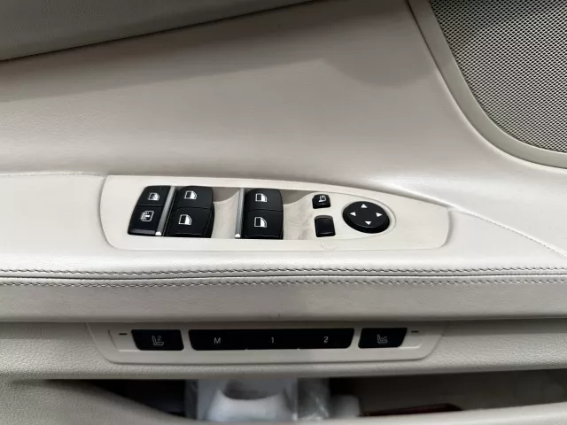 BMW Řada 7 750i Long xDrive Night Vision Soft-close Head-Up - 12