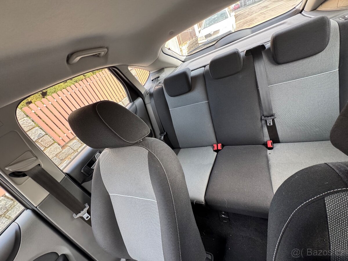 Prodám Ford Focus 1.6 benzín Facelift (mk2)2011 - 12