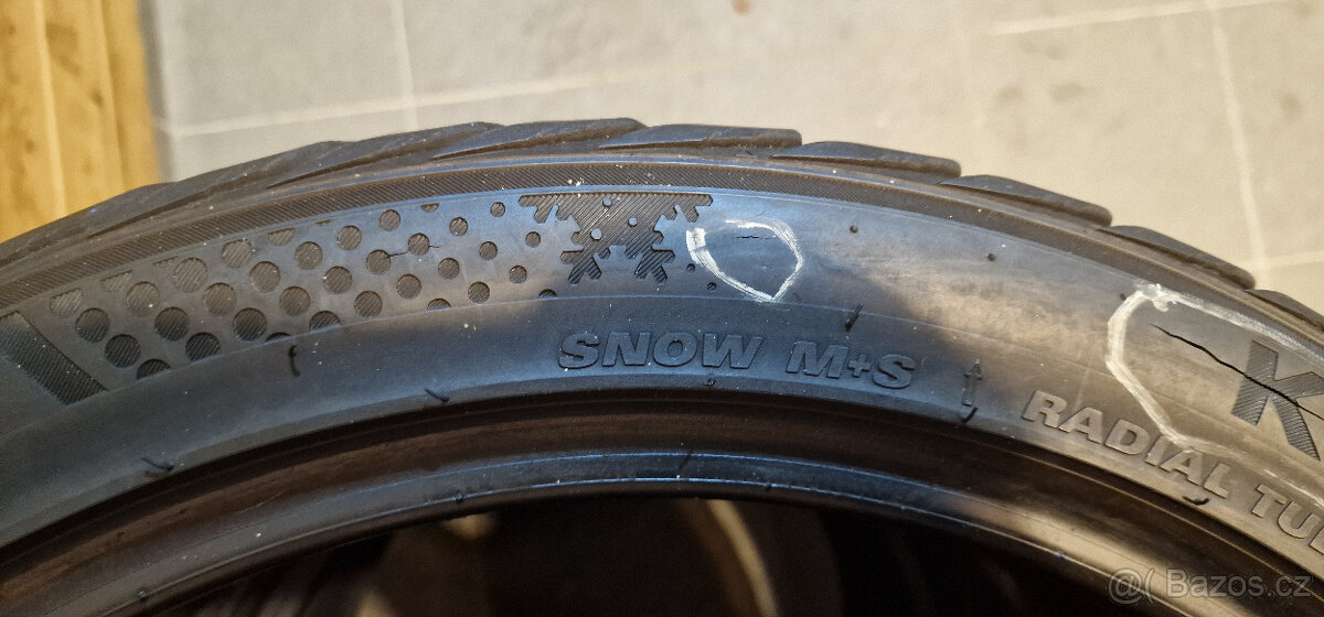 245/40/19 - Kumho - zimní - pošlu poštou 635. - 12