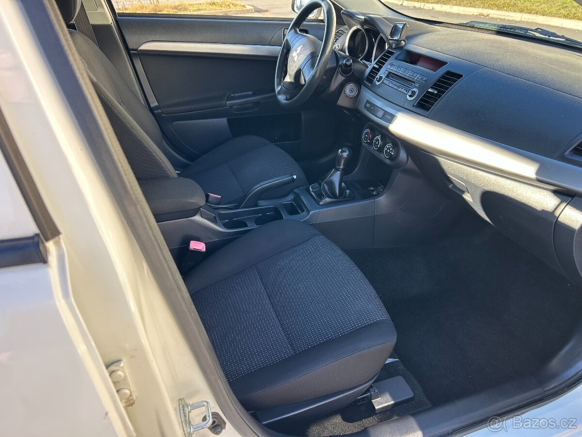 Mitsubishi Lancer 1.6 i MIVEC Sportback - 12