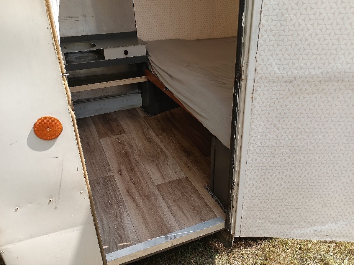 bydlík karavan karavánek - 12
