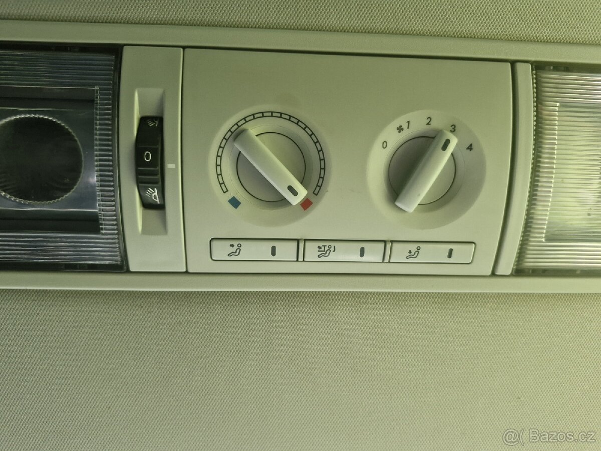 Volkswagen Caravelle - 12