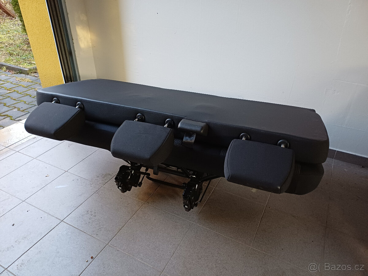 Prodám zadní troj sedačku VW T6, T6.1, třetí řada - 12