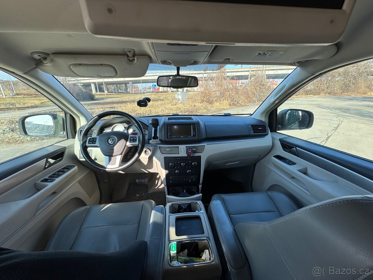 Chrysler voyager/volkswagen routan - 12